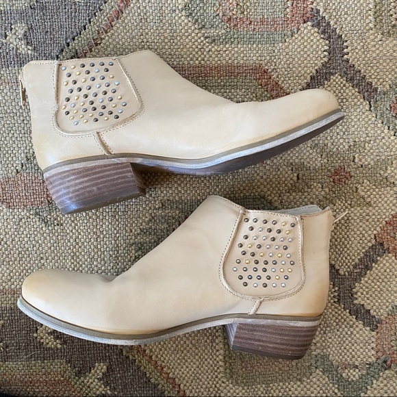 Crown Vintage Studded Leather Cvalendale Booties